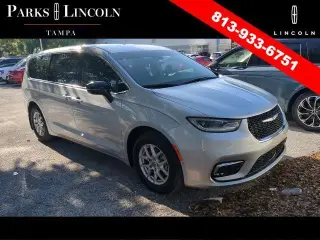 Chrysler Pacifica 2024 Touring L 4p Minivan