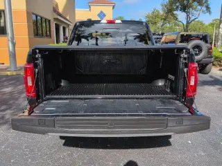 Ford F-150 2023 4x4 XLT 4p SuperCrew 6.5 ft. SB