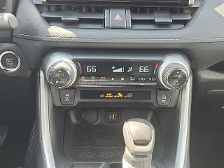 Toyota RAV4 2024 AWD XLE 4dr SUV