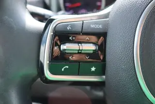 Kia Carnival 2024 EX Minivan 4puertas