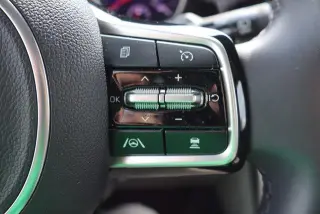 Kia Carnival 2024 EX Minivan 4puertas