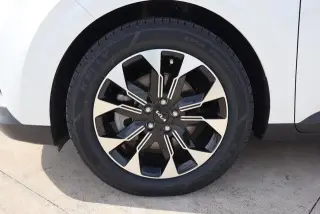 Kia Carnival 2024 EX Minivan 4puertas