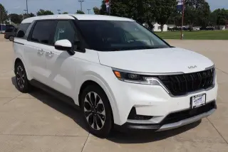 Kia Carnival 2024 EX Minivan 4puertas