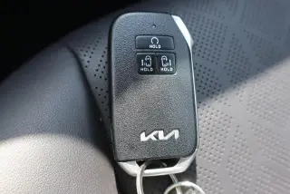Kia Carnival 2024 EX Minivan 4puertas