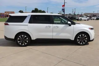 Kia Carnival 2024 EX Minivan 4puertas