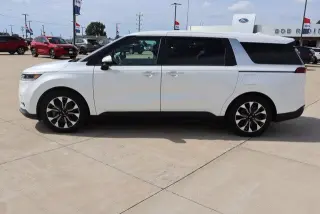 Kia Carnival 2024 EX Minivan 4puertas