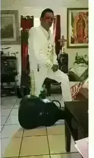 MARIACHI MÚSICA VARIABLE EN LA