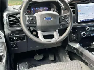 Ford F-150 2023 4x4 XLT 4p SuperCrew 5.5 ft. SB