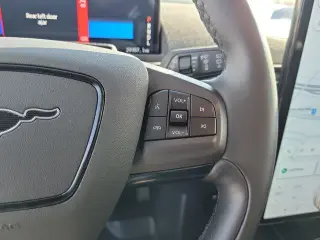 Ford Mustang Mach-E 2023 Premium 4p SUV