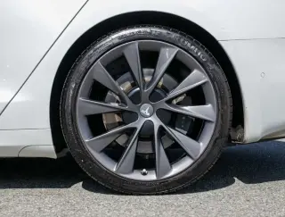 Tesla Model S 2018 AWD 75D 4p Liftback