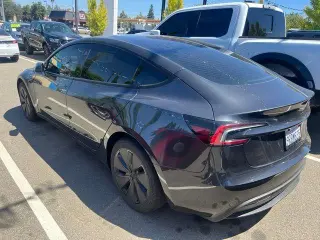 Tesla Model 3 2025 Long Range 4p Fastback