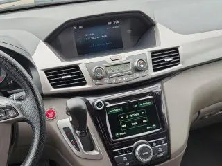 Honda Odyssey 2016 SE 4dr Mini-Van