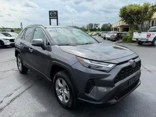 Toyota RAV4 2022 AWD XLE 4p SUV