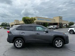 Toyota RAV4 2022 AWD XLE 4p SUV
