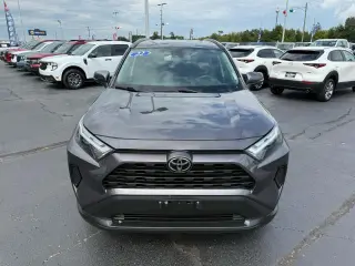 Toyota RAV4 2022 AWD XLE 4p SUV