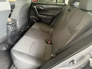 Toyota RAV4 2022 AWD XLE 4p SUV