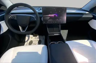 Tesla Model Y 2026 Premium 4p SUV