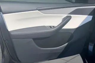 Tesla Model Y 2026 Premium 4p SUV