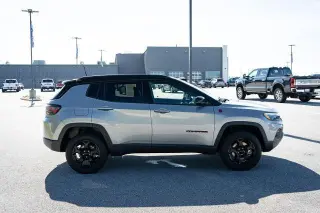 Jeep Compass 2023 4x4 Trailhawk SUV 4p