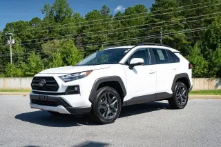 Toyota RAV4 2024 AWD Adventure 4p SUV