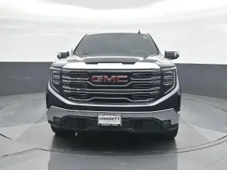 GMC Sierra 1500 2022 4x2 SLT 4p Cabina de Tripulante Estándar