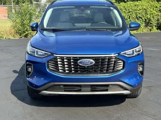 Ford Escape 2023 AWD Platinum 4p SUV