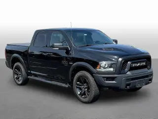Ram 1500 Classic 2023 4x4 SLT 4p Cabina Extendida 5.5 pies Bastidor Camioneta