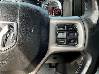 Ram 1500 Classic 2023 4x4 SLT 4p Cabina Extendida 5.5 pies Bastidor Camioneta