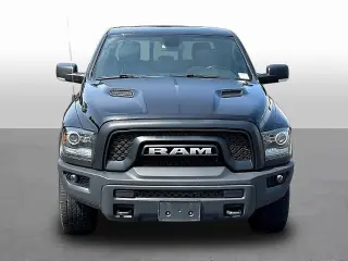 Ram 1500 Classic 2023 4x4 SLT 4p Cabina Extendida 5.5 pies Bastidor Camioneta