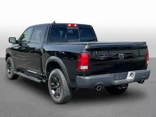 Ram 1500 Classic 2023 4x4 SLT 4p Cabina Extendida 5.5 pies Bastidor Camioneta