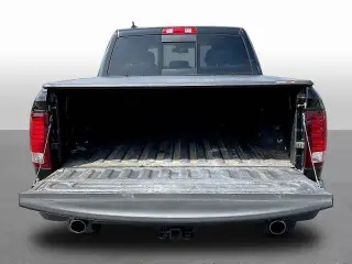 Ram 1500 Classic 2023 4x4 SLT 4p Cabina Extendida 5.5 pies Bastidor Camioneta