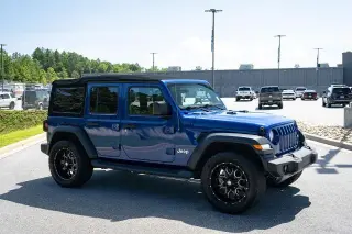 Jeep Wrangler Unlimited 2018 4x4 Sport 4p SUV (lanzamiento de mitad de año)