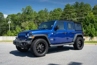 Jeep Wrangler Unlimited 2018 4x4 Sport 4p SUV (lanzamiento de mitad de año)