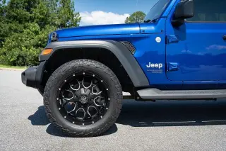Jeep Wrangler Unlimited 2018 4x4 Sport 4p SUV (lanzamiento de mitad de año)