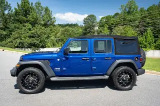 Jeep Wrangler Unlimited 2018 4x4 Sport 4p SUV (lanzamiento de mitad de año)