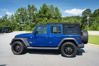 Jeep Wrangler Unlimited 2018 4x4 Sport 4p SUV (lanzamiento de mitad de año)