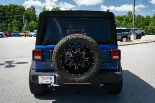 Jeep Wrangler Unlimited 2018 4x4 Sport 4p SUV (lanzamiento de mitad de año)