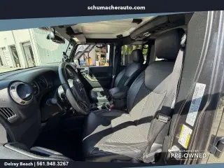 Jeep Wrangler Unlimited 2017 4x4 Sahara 4p SUV