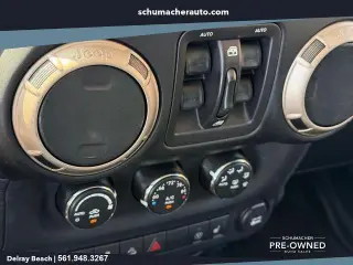 Jeep Wrangler Unlimited 2017 4x4 Sahara 4p SUV