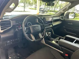 Toyota Tundra 2024 4x2 SR5 4p Camión Cabina CrewMax LB