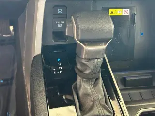 Toyota Tundra 2024 4x2 SR5 4p Camión Cabina CrewMax LB