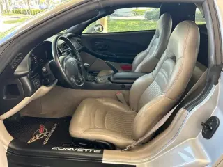 Chevrolet Corvette 2000 2p Coupe