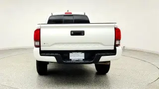 Toyota Tacoma 2022 4x2 SR5 4p Cab de Acceso 6.1 pies LB