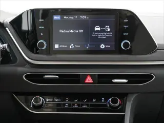 Hyundai SONATA 2022 SE 4p Sedan (lanzamiento de mitad de año)