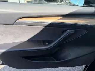 Tesla Model 3 2022 AWD Long Range 4p Sedan