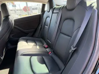 Tesla Model 3 2022 AWD Long Range 4p Sedan