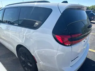 Chrysler Pacifica 2025 Limited 4p Minivan
