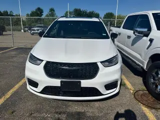 Chrysler Pacifica 2025 Limited 4p Minivan