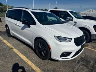 Chrysler Pacifica 2025 Limited 4p Minivan