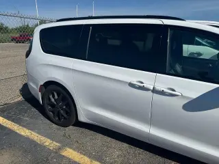 Chrysler Pacifica 2025 Limited 4p Minivan